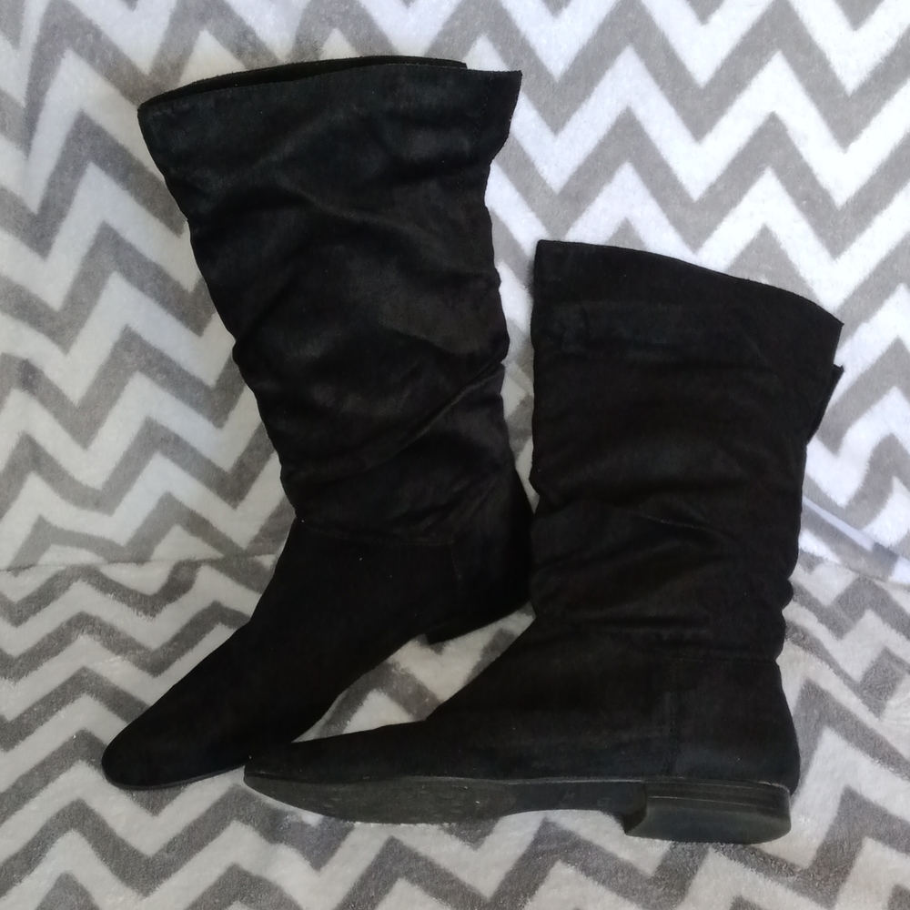 3/$25 White Stag Black Slouch Boots